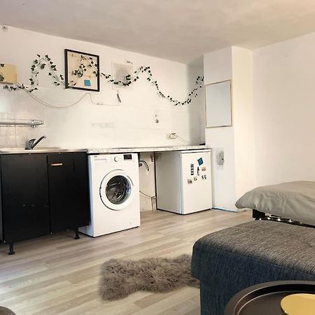 Pallet Bed With Lights Small Studio Cluj-Napoca Luaran gambar